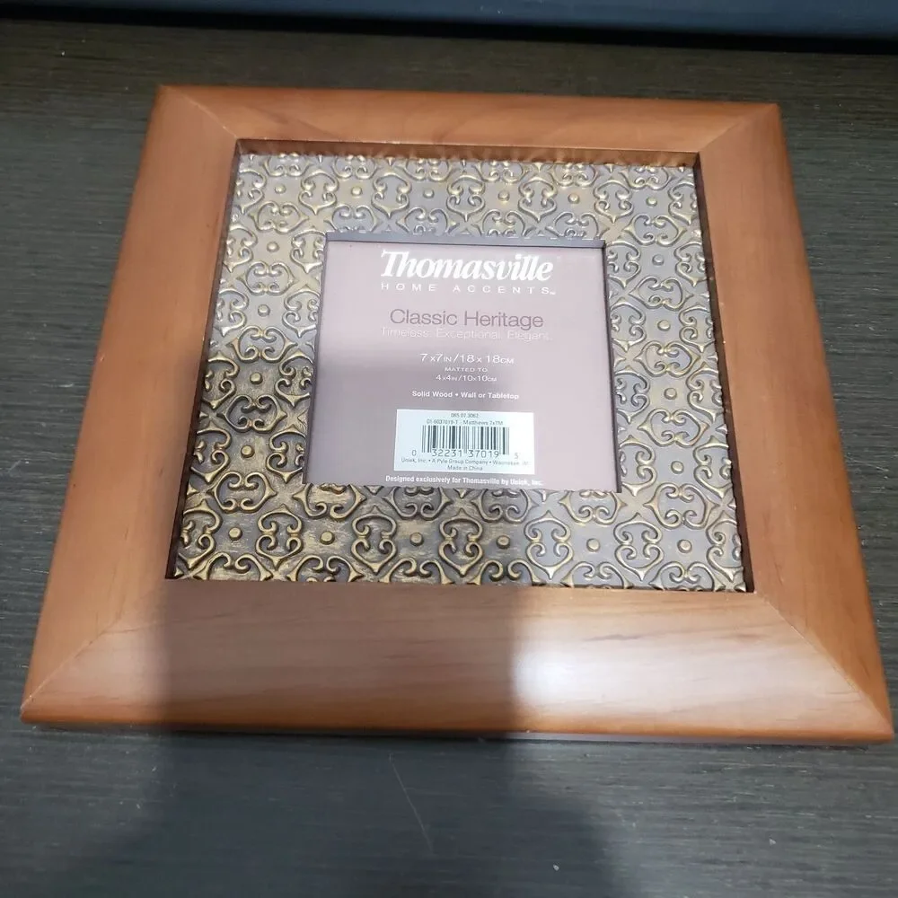Thomasville Home Accent  Solid Wood Wall/tabletop Picture Frame 7